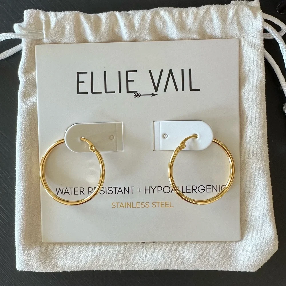 Ellie Vail Laurette Medium Hoop Earrings in Gold